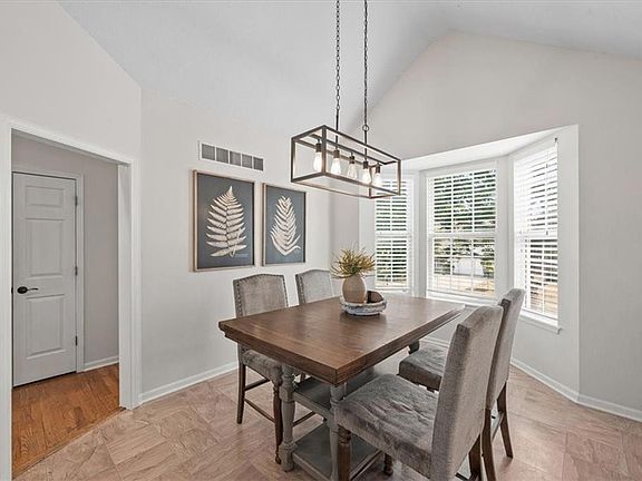 4th image of 18424 S Juniper St