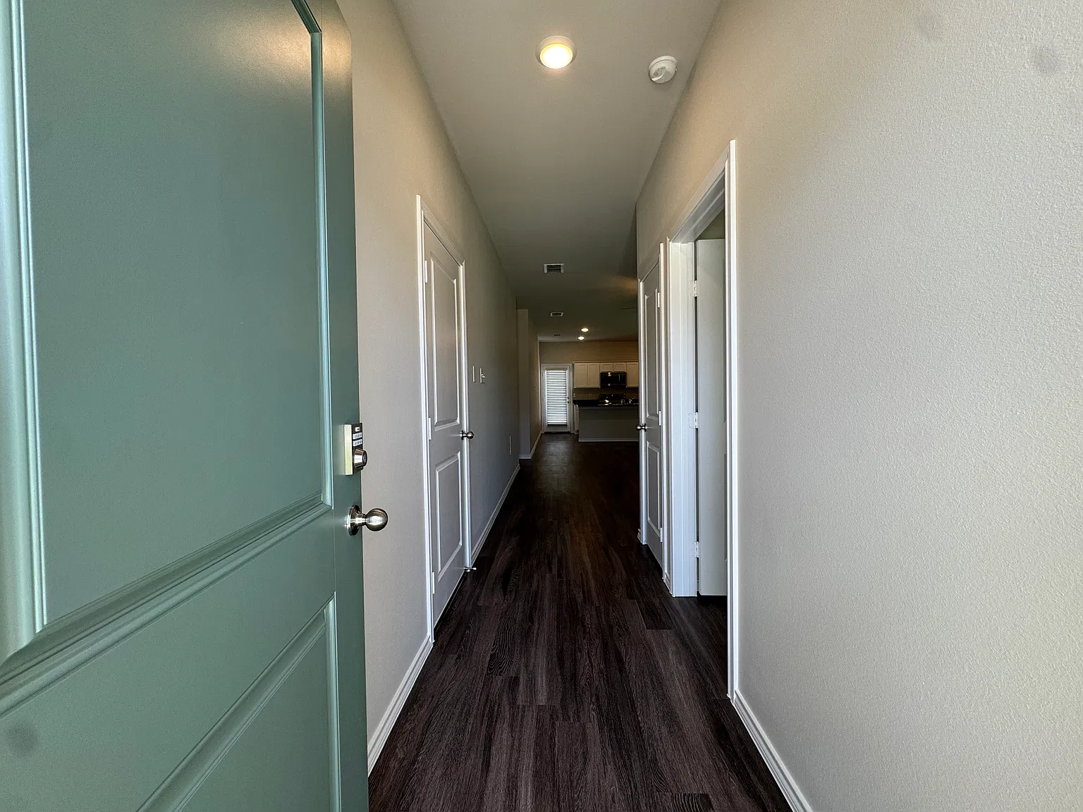 4 bed, $2,450 — Photo 2