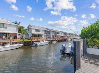 718 Rider Rd, Boynton Beach, FL 33435