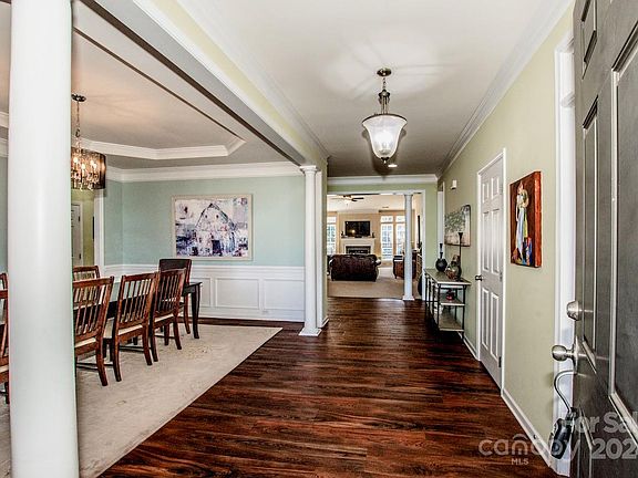 4th image of 125 Bay Laurel Dr