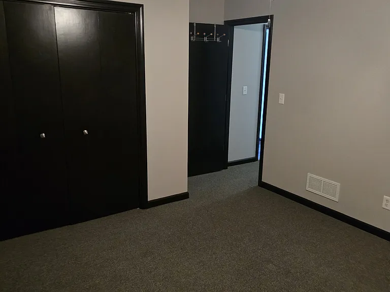 513 S Park Square Dr — Photo 11
