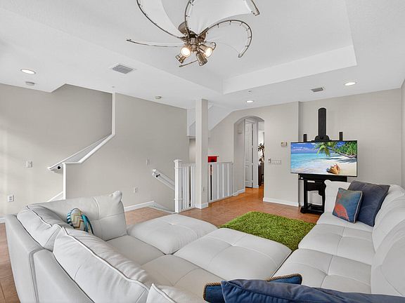 5th image of 11778 Valencia Gardens Avenue