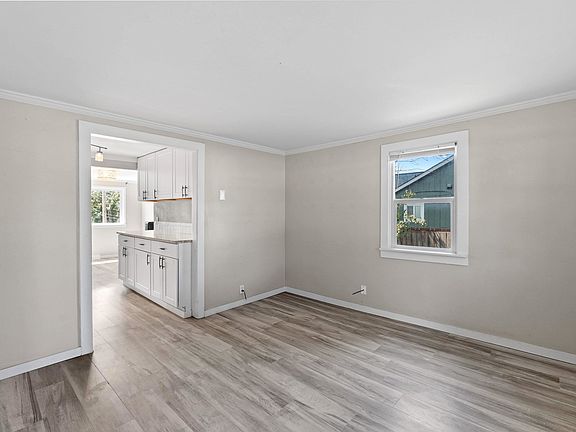 5th image of 3416 E Grace Ave