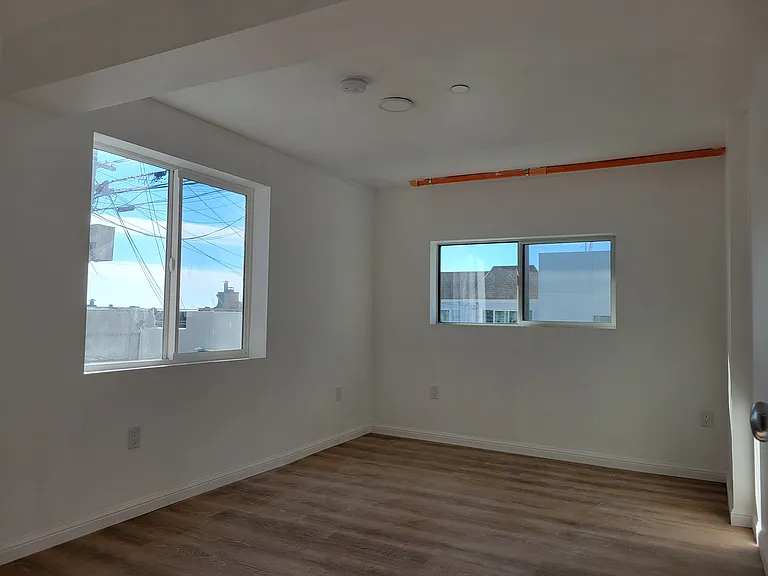 2400 17th Ave — Photo 3