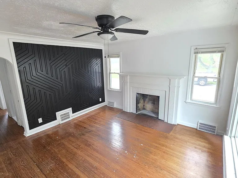 9309 Whitcomb St — Photo 6