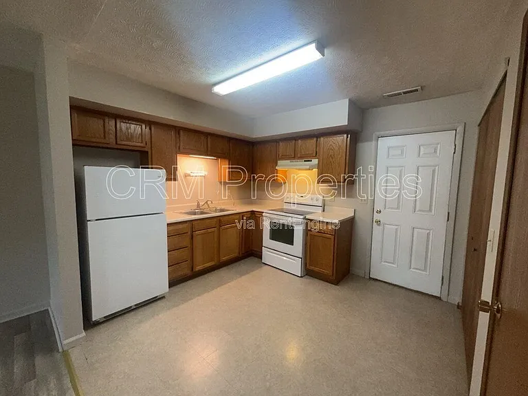 1912 N Apperson Way — Photo 10