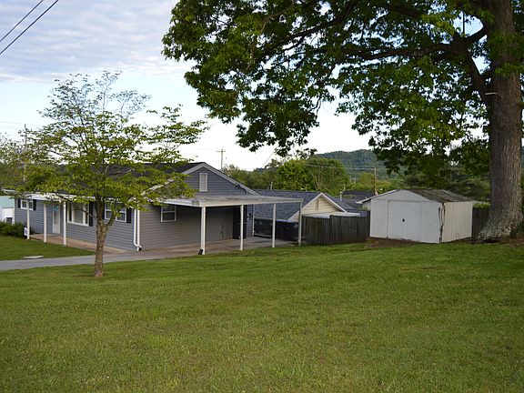 2nd image of 2005 Greenway St