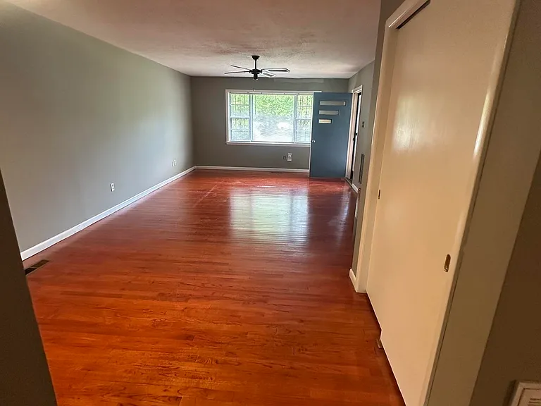127 Haden Rd — Photo 2