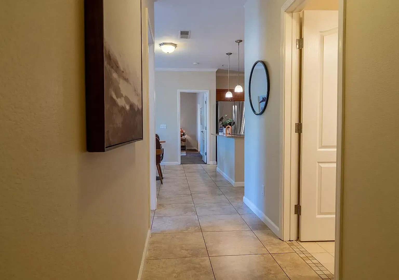 Beautiful 2 Bedroom 2 Bath Condo! — Photo 3