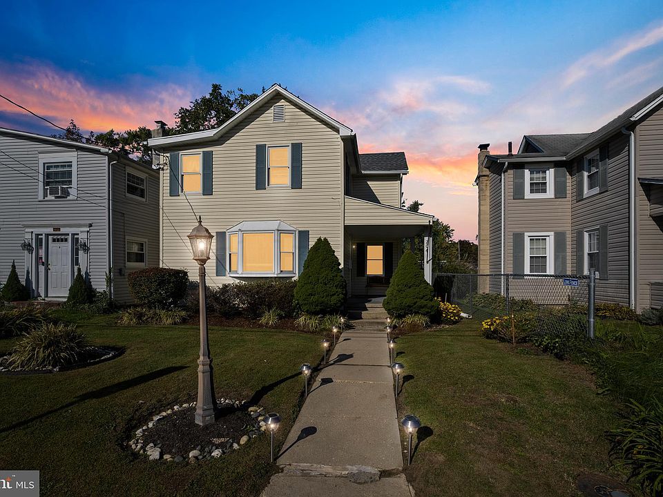 1st image of 204 S Law St