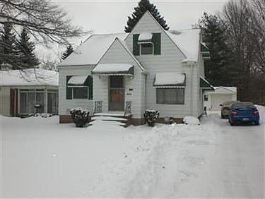 3rd image of 4629 E 104th St