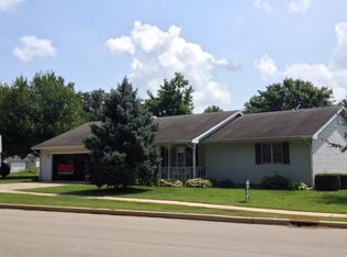 273 W 6th St, Neoga, IL 62447