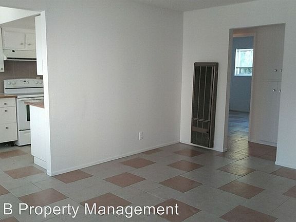 4th image of 630 Maple St APT D1