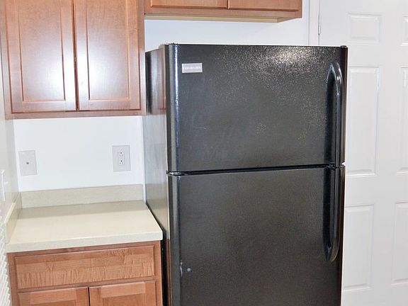 5th image of 401 Buckingham Dr Unit D