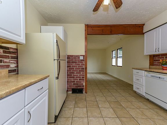 5th image of 5810 SE Firwood St