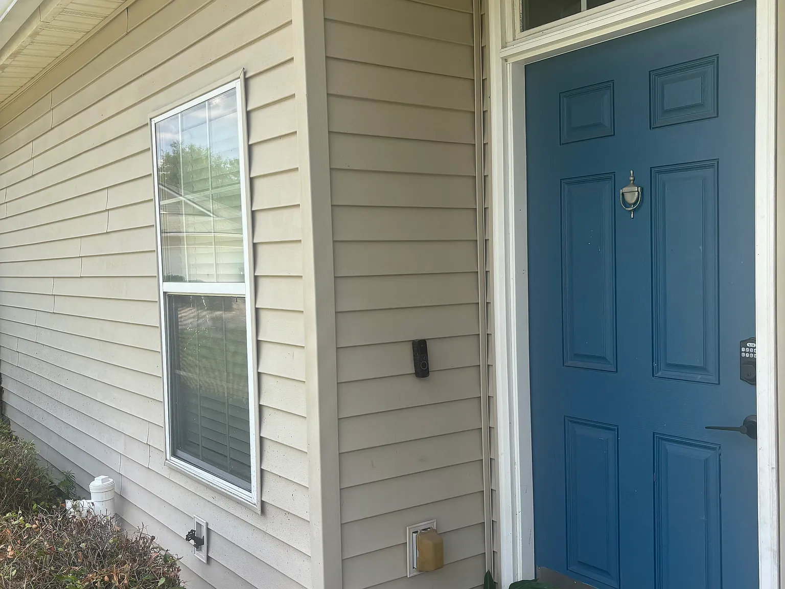 2 bed, 1053 sqft, $1,700 — Photo 1
