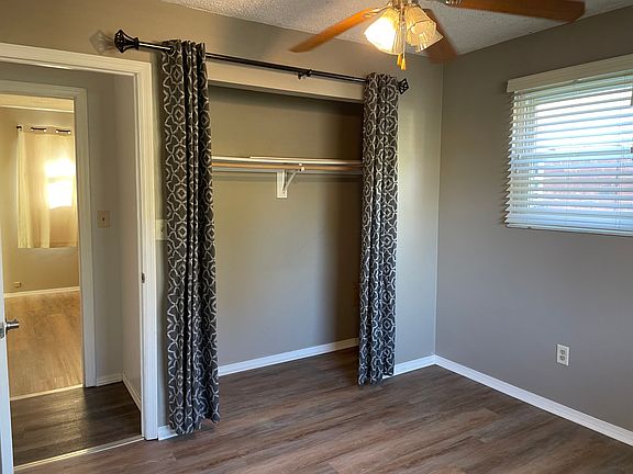 all 3 bedrooms have ceiling fans