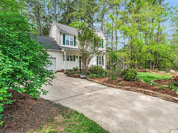 5th image of 104 Cynthia Ln