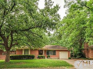 1518 W Lavender Ln, Arlington, TX 76013