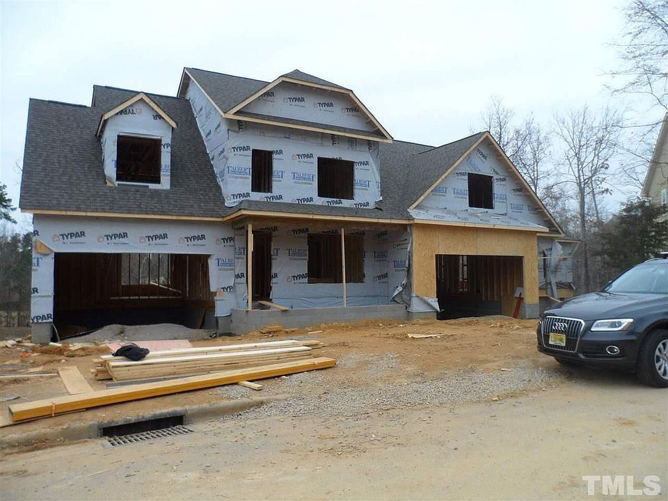 2nd image of 40 Grandwood Cir