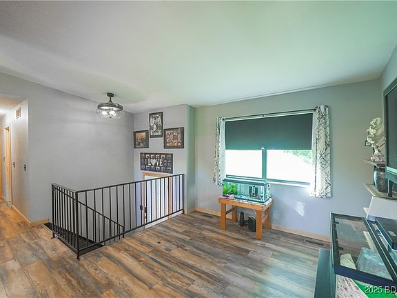 5th image of 195 Jamie Dr