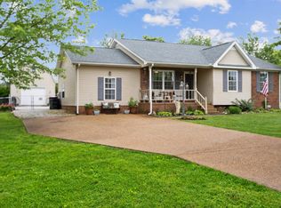2047 Dogwood Ln, Greenbrier, TN 37073