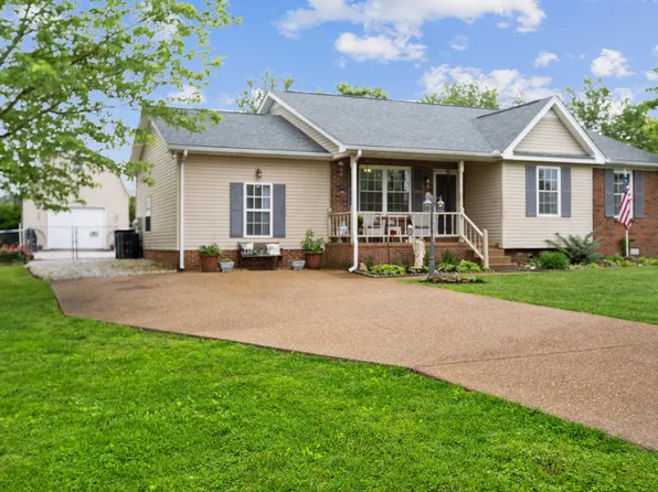 2047 Dogwood Ln, Greenbrier, TN 37073