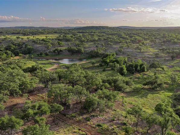 8 Maddalena Ln, Dripping Springs, TX 78620