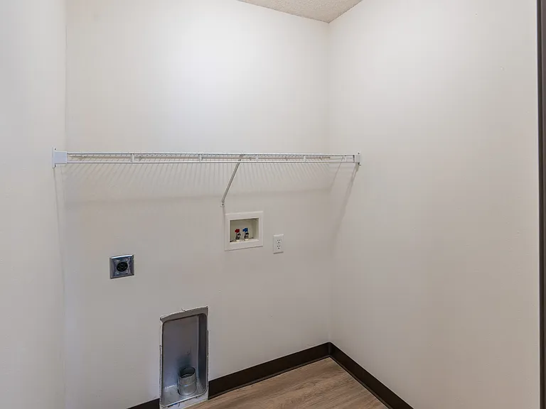 Parkside Apartments — Photo 11