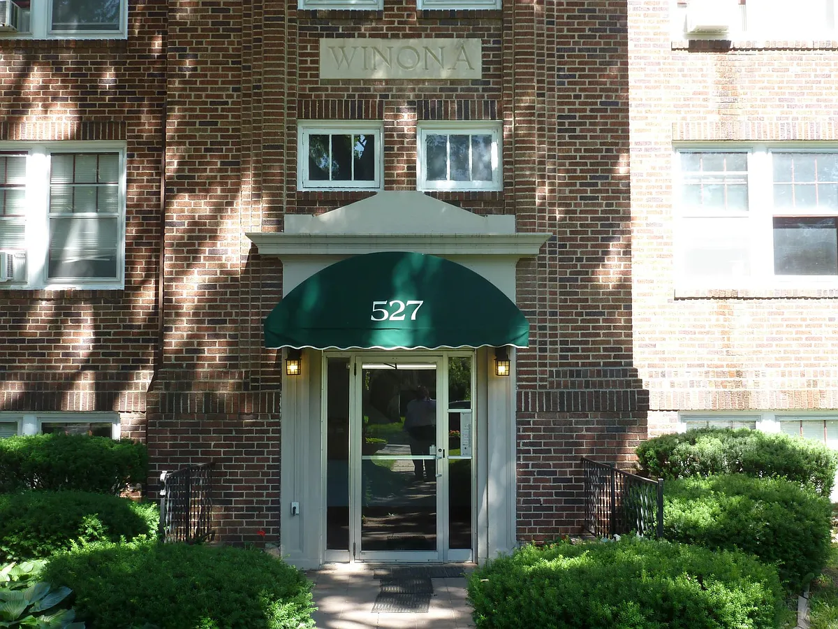 Building Photo - 527 40th St #1