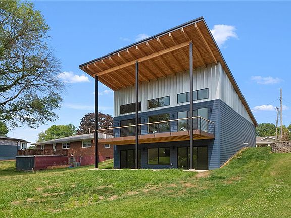 2nd image of 115 Park Dr
