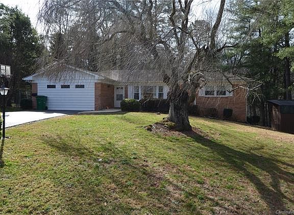 2nd image of 3231 Magnolia Dr