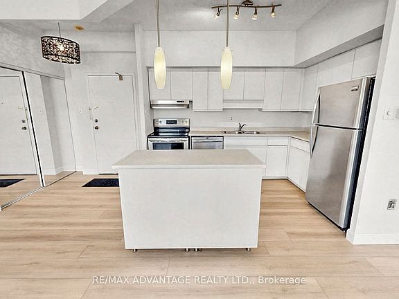 5th image of 521 Riverside Dr #106