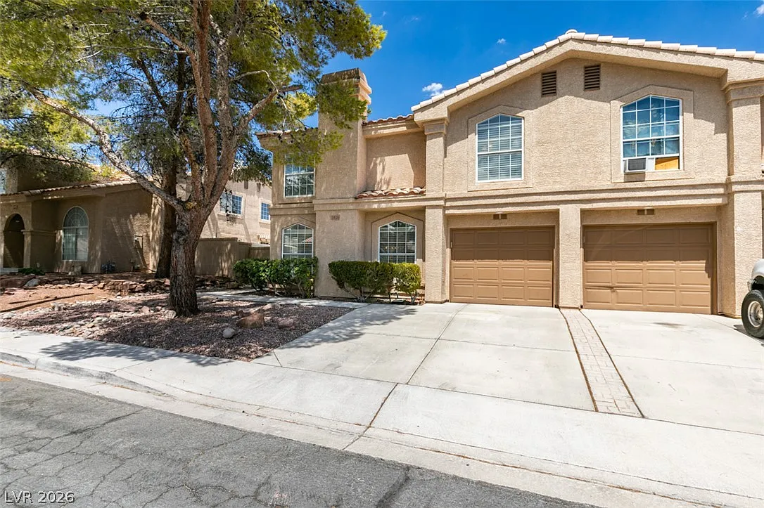 3 bed, 2.5 bath, 1541 sqft, $2,095 — Photo 2