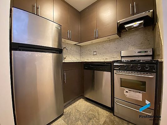 4th image of 123 E 54th St #G