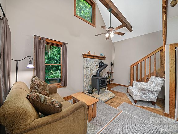 5th image of 262 Little Pond Dr