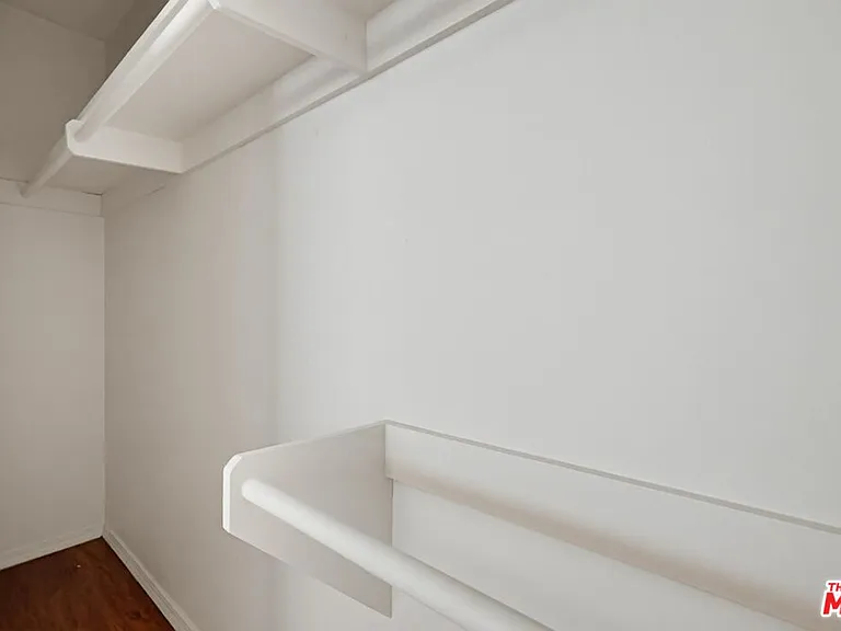 515 N Alfred St #204 — Photo 12