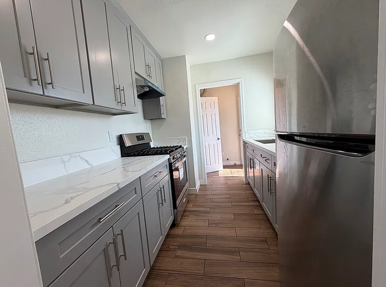 1 bed, 728 sqft, $2,200 — Photo 4