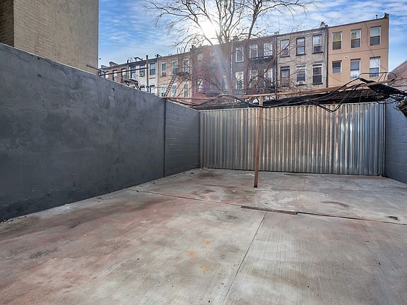 4th image of 318 E 117th St #1A