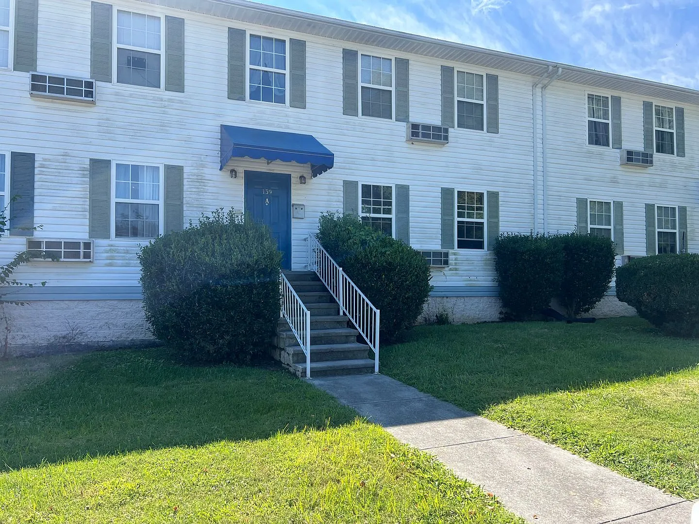 Honeycutt Apartments — Photo 2