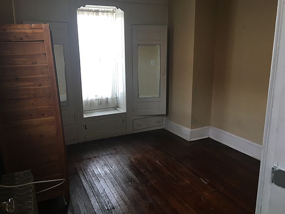 5th image of 15 S Farragut St #1