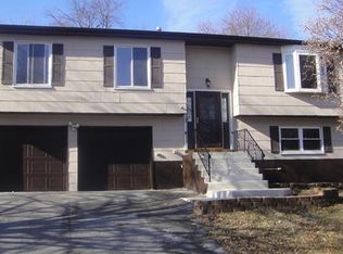 93 Keats Dr, New Windsor, NY 12553