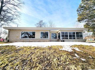 152 Brook Ter, Mason City, IA 50401