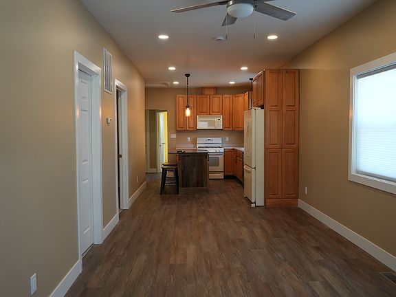 3rd image of 946 Sibley St