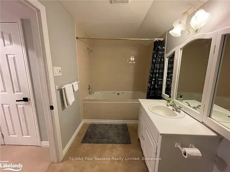 162 Settlers Way #37 — Photo 12