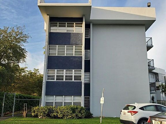 2nd image of 879 NE 195th St APT 224
