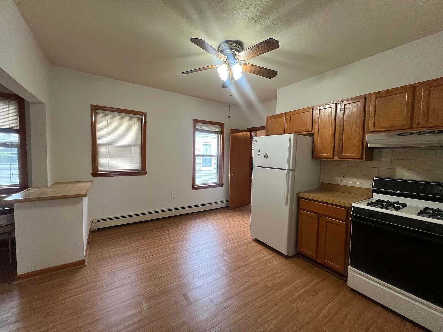 2 bed, 1380 sqft, $2,900 — Photo 2