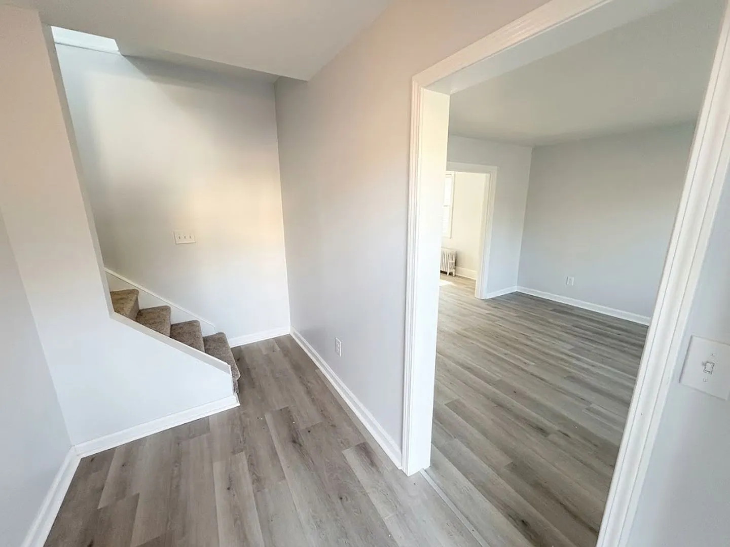 Updated Rental - Carnegie — Photo 2