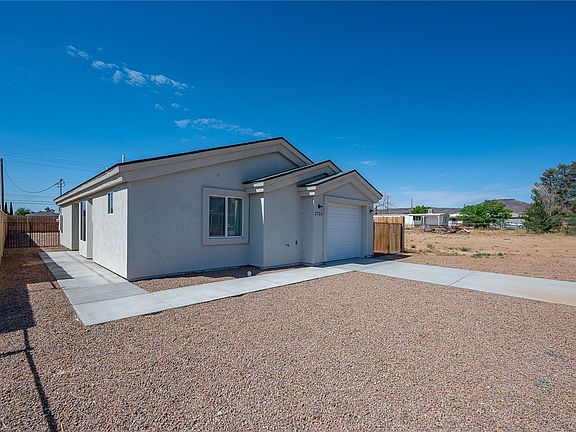3rd image of 2720 E Devlin Avenue