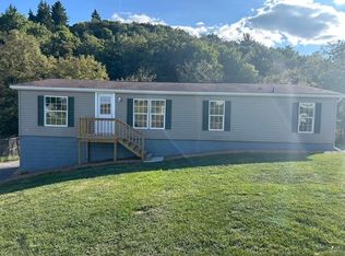 624 W Main St, Stoystown, PA 15563